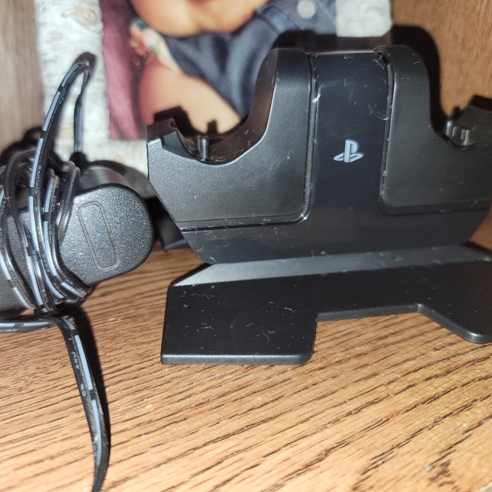 Playstation controller charger
